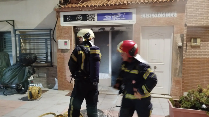 Sobresalto en el Mixto: un incendio en plena noche alerta a los residentes