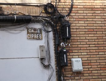 Extintores: la vergüenza colgando de la pared (si es que hay pared que los aguante)