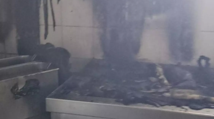 Incendio en restaurante de Arguineguín deja visibilidad nula y obliga intervención urgente de Bomberos