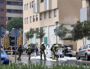 Arde un Renault en Logroño y se incendia también la conciencia ciudadana