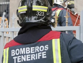 Tres personas heridas, dos graves, tras el incendio en una instalación hotelera en Adeje