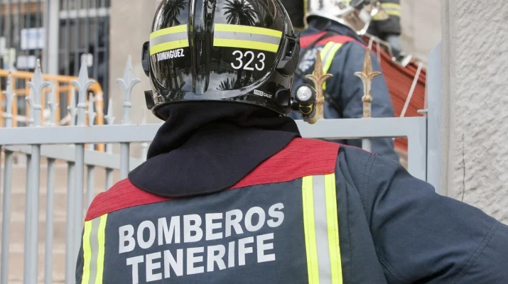 Tres personas heridas, dos graves, tras el incendio en una instalación hotelera en Adeje