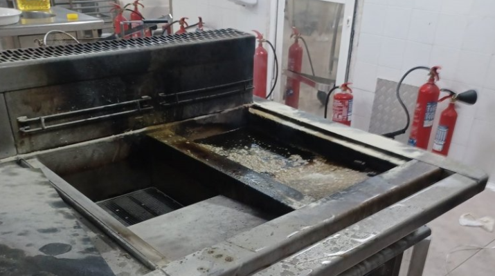 Evitan daños mayores tras un incendio en la cocina de un hotel en Playa Blanca