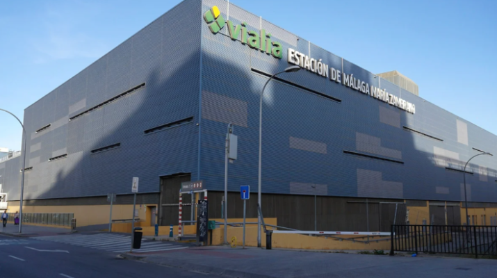 Un herido tras incendio en restaurante del centro Vialia de Málaga