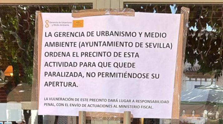 Clausuran un bar en la Plaza de la Alianza de Sevilla por no tener licencia de apertura