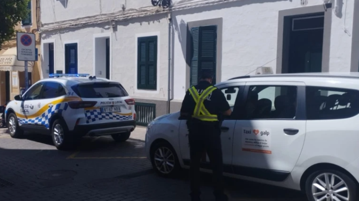 Extintores caducados y licencias irregulares: 20 taxis multados en Maó