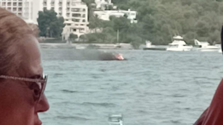 Incendio de moto acuática en Ibiza