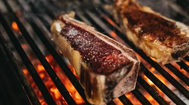 Prevención de incendios en restaurantes: fuego, brasas y sistemas de extracción