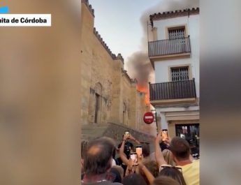Incendio provoca el colapso del techo en una capilla de la Mezquita de Córdoba