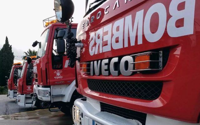 Apagan incendio en almacén de productos de lavandería en Ibiza