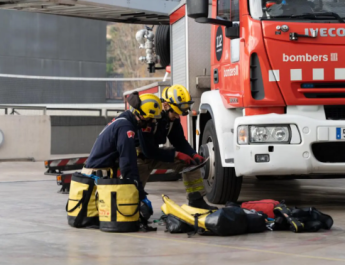 Emergencia en Barcelona: colchón se prende fuego en hotel céntrico