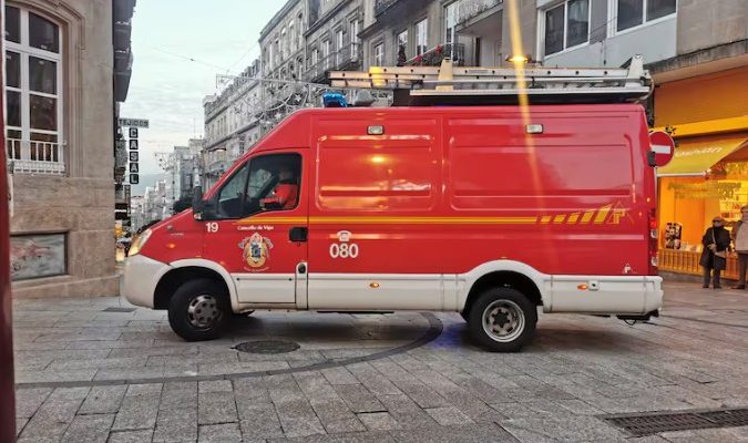 Tres heridos por humo en Vigo después de que un colchón se incendiara