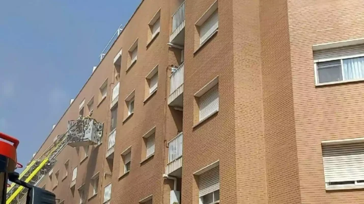 Incendio en una tienda de electrodomésticos en Tarragona genera evacuación vecinal