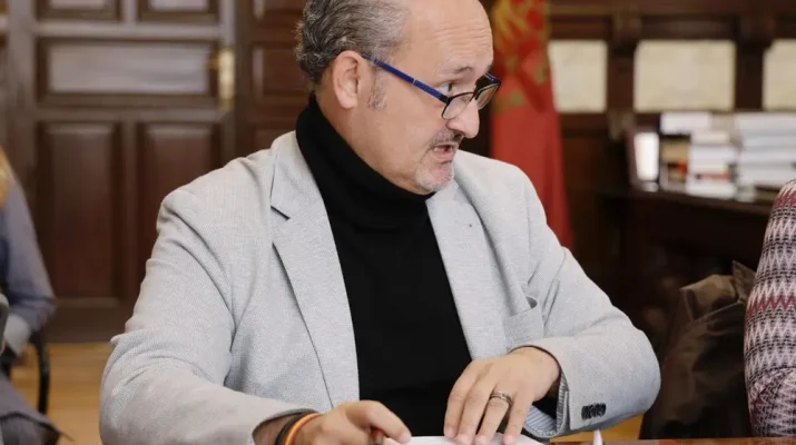 Valladolid invierte en limpieza urbana con nueva fregadora avanzada