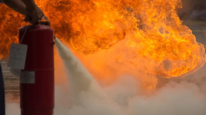 Incendio en Poio: una mujer es hospitalizada tras arder la cocina de su vivienda