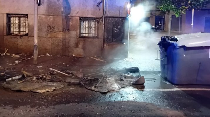 Varios incendios en Esplugues de Llobregat movilizan a los equipos de emergencia