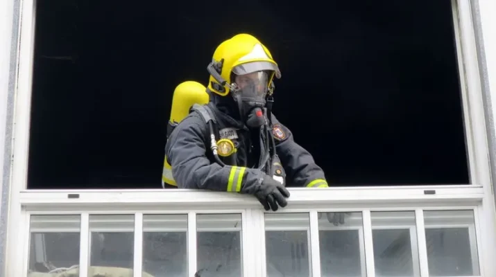 Incendio en Sabadelle: la rápida actuación de los bomberos evita una tragedia