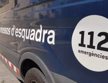 Tres heridos graves y uno leve tras incendio en edificio de Sant Adrià del Besòs