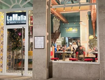 Incendio en un céntrico restaurante de Vigo genera alarma a primera hora de la mañana. Una mañana marcada por la rápida actuación