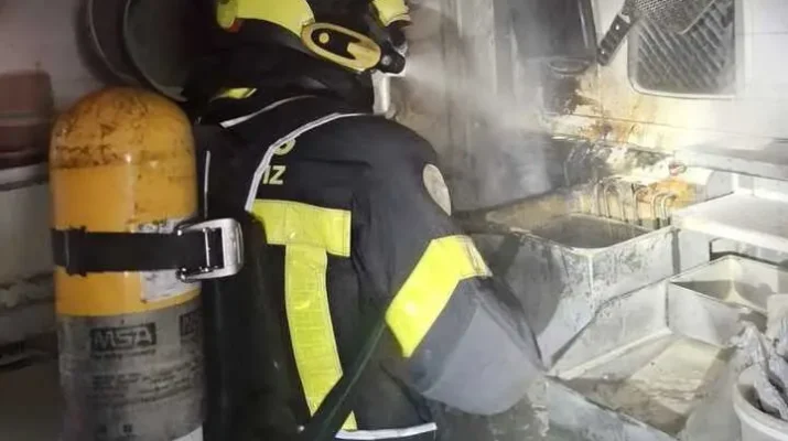 Incendio en un restaurante de Novo Sancti Petri: la rápida actuación evitó una tragedia mayor- La importancia de la prevención