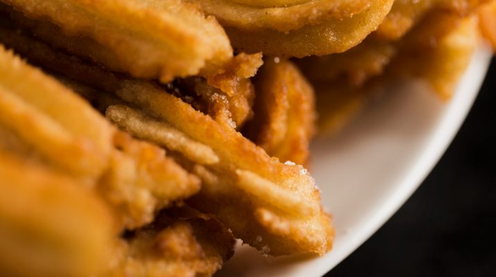Sistemas de extinción automática para churrerías. Protección profesional frente a incendios en cocinas de alto rendimiento.