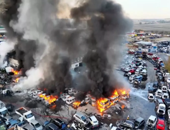 Incendio en un desguace de San Martín de la Vega moviliza un gran despliegue de emergencias. Panorama inicial del suceso y primeras medidas adoptadas.