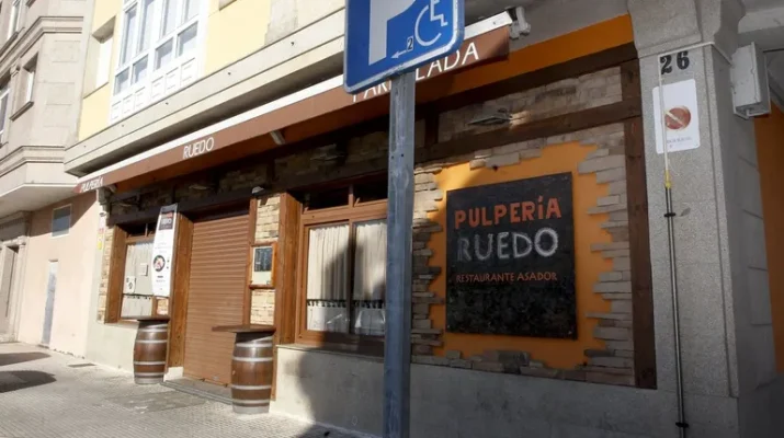 Cierre temporal de la pulpería O Ruedo tras un incendio en su sistema extractor. Un incidente que obliga a una pausa inesperada.