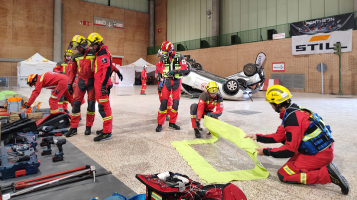 Bomberos de España se especializan en rescate y extinción de incendios en vehículos eléctricos