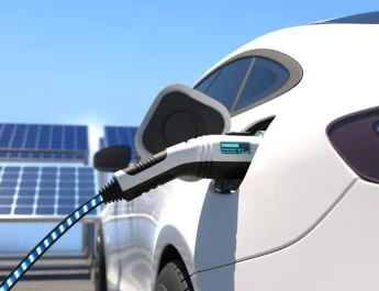 Quiero cargar mi coche eléctrico en el garaje... ¿qué necesito? La normativa que todo propietario debe conocer antes de instalar un punto de recarga.