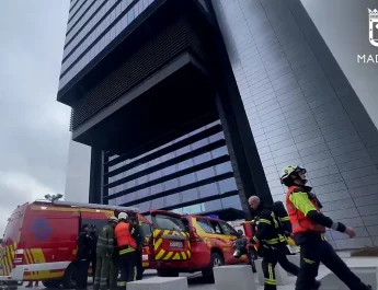 Torre Foster, desalojada por prevención tras un conato de incendio eléctrico.