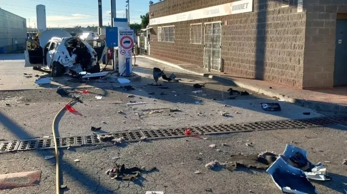 Brutal explosión sacude una estación de servicio en Tarragona e hiere a dos personas. Actualización detallada del incidente y análisis de seguridad.