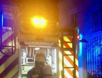 Paterna de Rivera roza la tragedia: el humo intoxica a una familia, incluidos dos niños, en un incendio nocturno. Un suceso que pone en alerta a toda la comunidad.