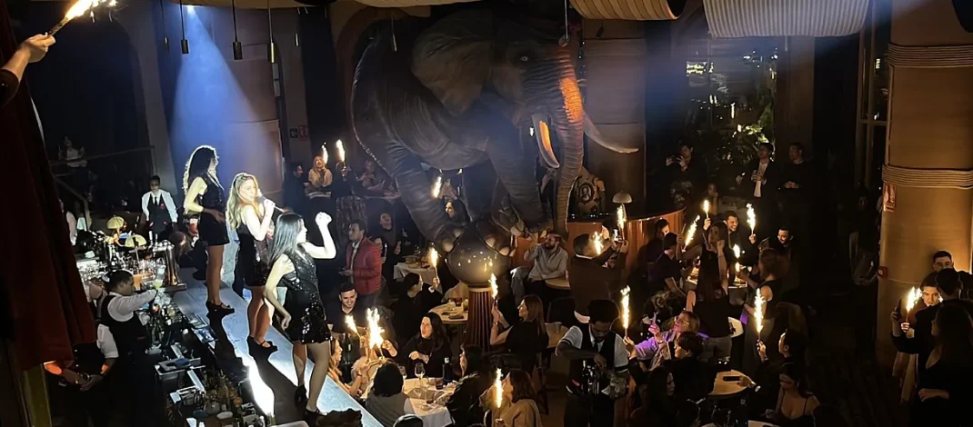 Un incendio con bengalas en un restaurante de Madrid reactiva la alarma sobre la seguridad en locales de ocio. Un incidente nocturno que obligó a evacuar