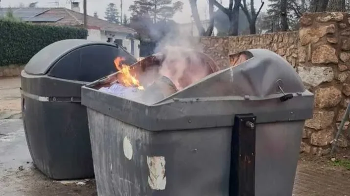 Soto del Real alerta sobre el correcto desecho de cenizas tras el incendio de un contenedor urbano. Un recordatorio urgente