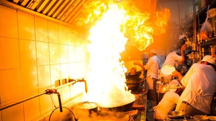 Extinción automática para cocinas en Badalona. Seguridad avanzada y protección integral en cocinas profesionales.