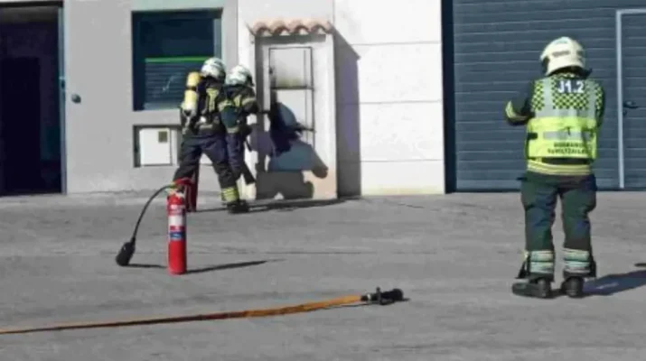 Incendio eléctrico en el polígono La Serna de Tudela: intervención rápida evitó consecuencias mayores