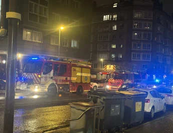 Incendio doméstico en Matogrande: una alerta sobre la seguridad en cocinas y viviendas. Crónica del suceso y alcance del incidente.