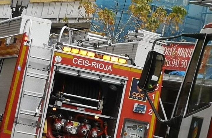 Extinguido un incendio originado en la zona de brasas de un local en Ezcaray