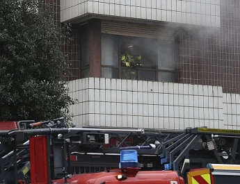 Incendio en vivienda de Gijón deja dos heridos tras originarse el fuego en la cocina