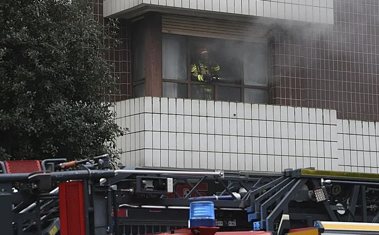 Incendio en vivienda de Gijón deja dos heridos tras originarse el fuego en la cocina