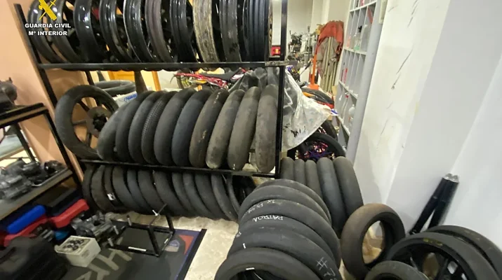 Clausura de un taller clandestino en Guadassuar por graves carencias de seguridad y control ambiental