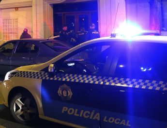 Emergencia nocturna en una vivienda de la calle Granada: actuación coordinada y lecciones clave en seguridad doméstica. Intervención urgente