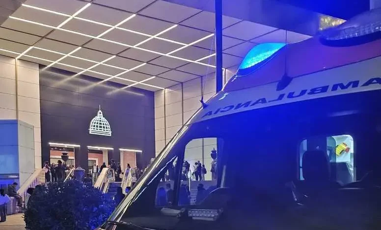 Evacuación en Plaza Norte 2 tras un conato de incendio en un local en reforma. Desalojo inmediato en el Centro Comercial Plaza Norte 2